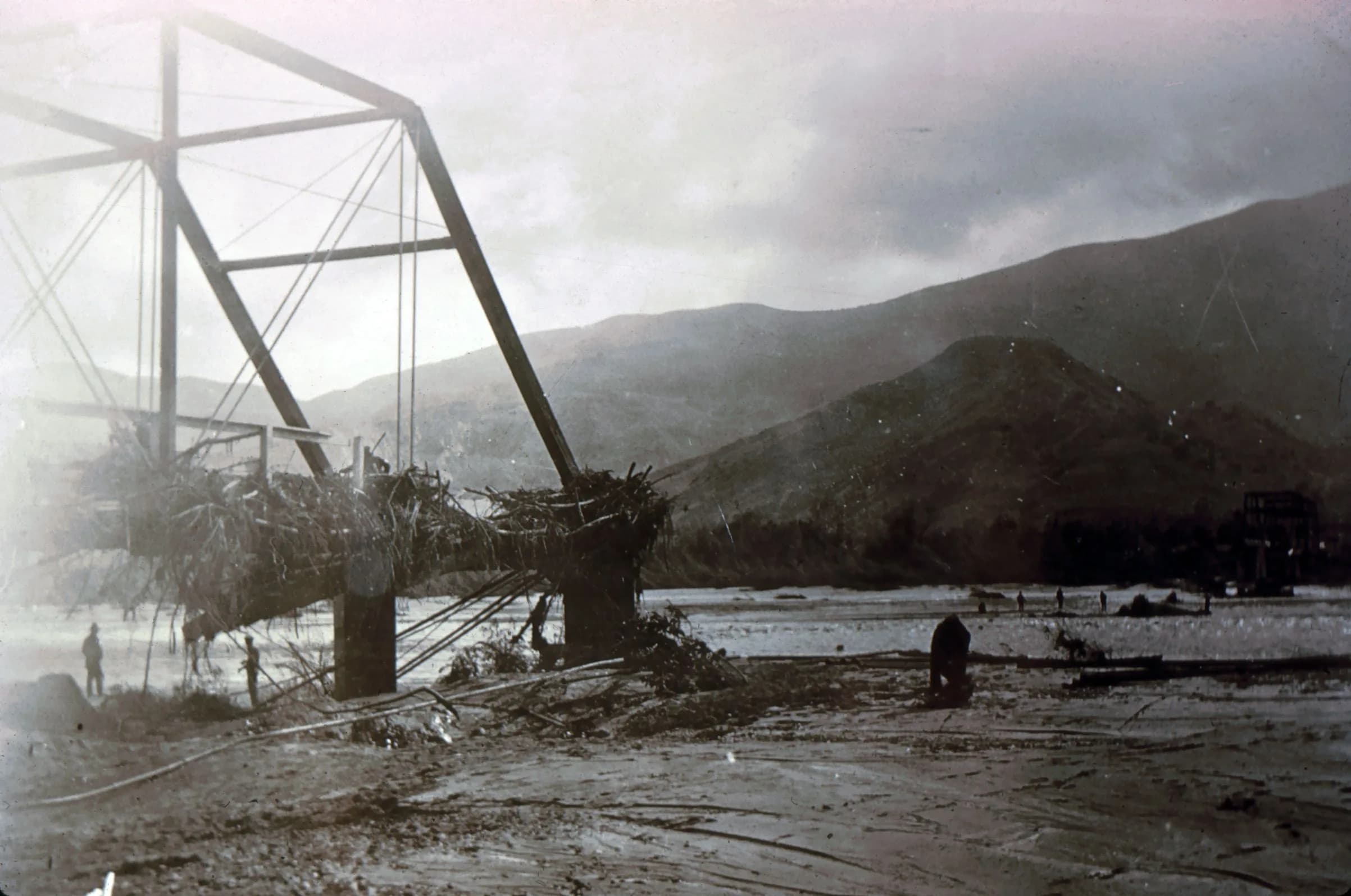 Santa Paula and the Willard Bridge - 3:05 AM; 40 miles downstream